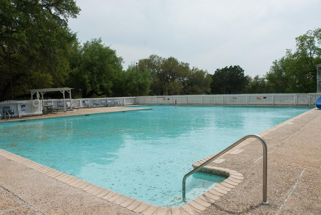 麦地那湖露营3号度假小屋假日公园 Lakehills 外观 照片